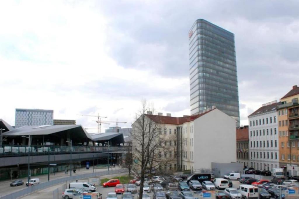 Nr 1 Apartment With 2 Balconies 3 Bedrooms Near Main Train Station Wina Bagian luar foto