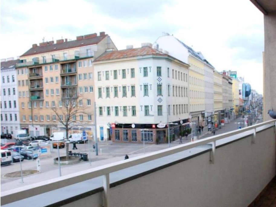 Nr 1 Apartment With 2 Balconies 3 Bedrooms Near Main Train Station Wina Bagian luar foto