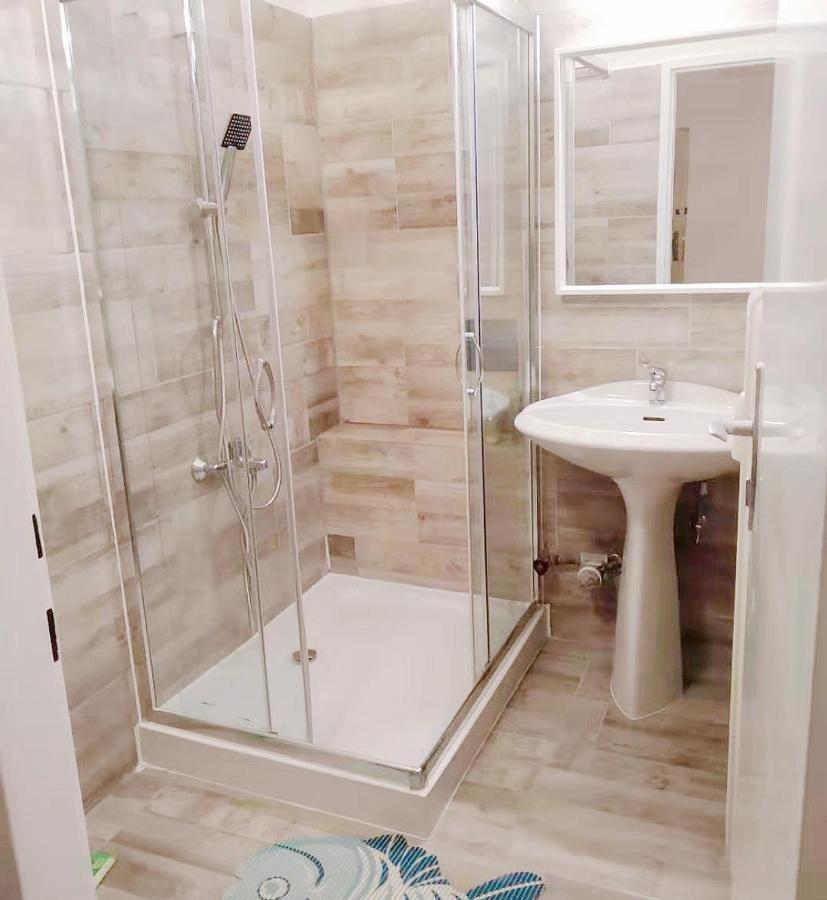 Nr 1 Apartment With 2 Balconies 3 Bedrooms Near Main Train Station Wina Bagian luar foto
