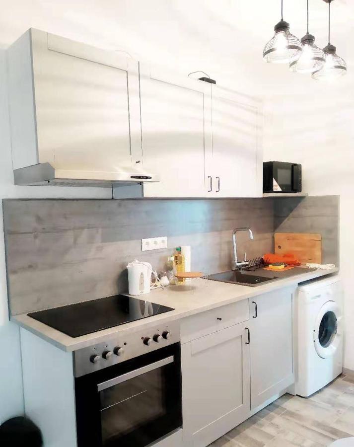 Nr 1 Apartment With 2 Balconies 3 Bedrooms Near Main Train Station Wina Bagian luar foto